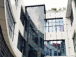 【钢结构玻璃外挂】广州市黄埔区加速器一站式观光加装电梯